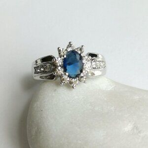 Sapphire CZ with halo 14k white gold size 7 🆕